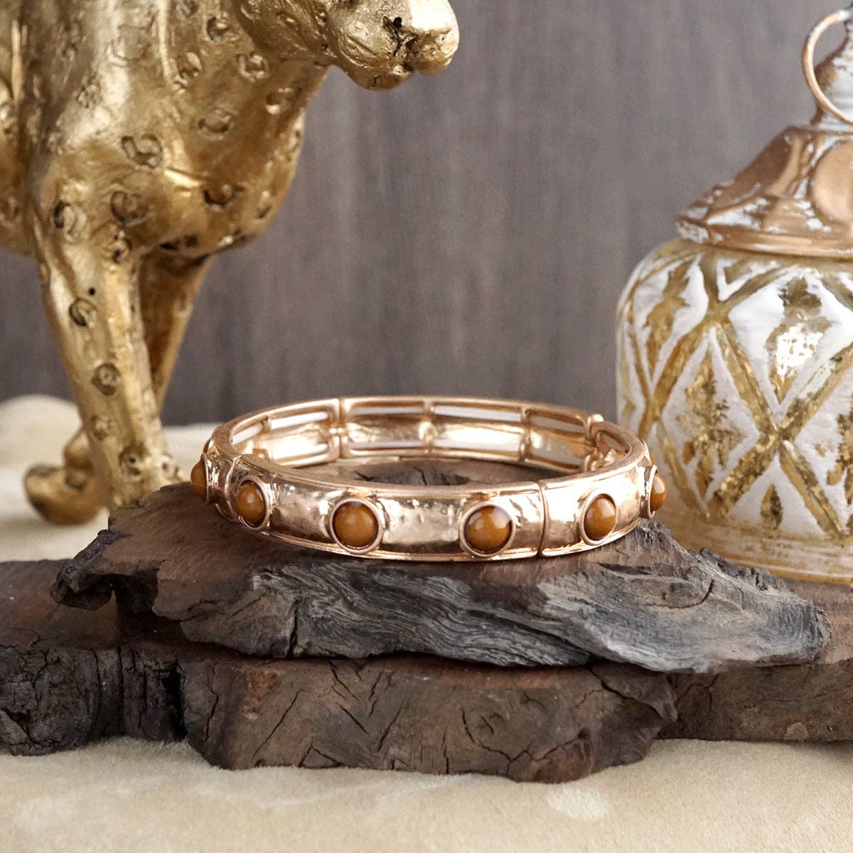 Timeless Charm – Slim Cabochon Eternity Bangle