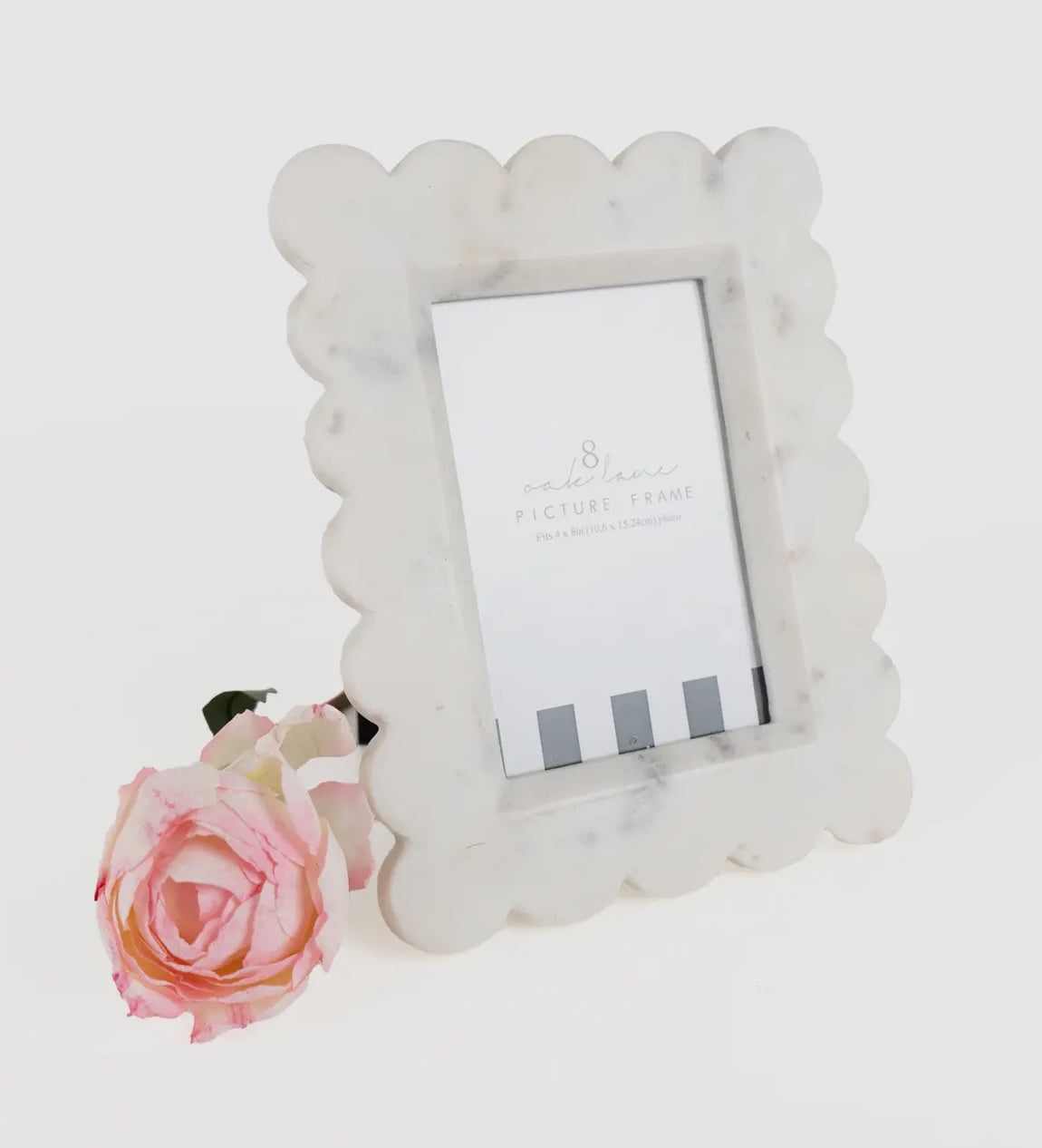 White Marble Scalloped Frame