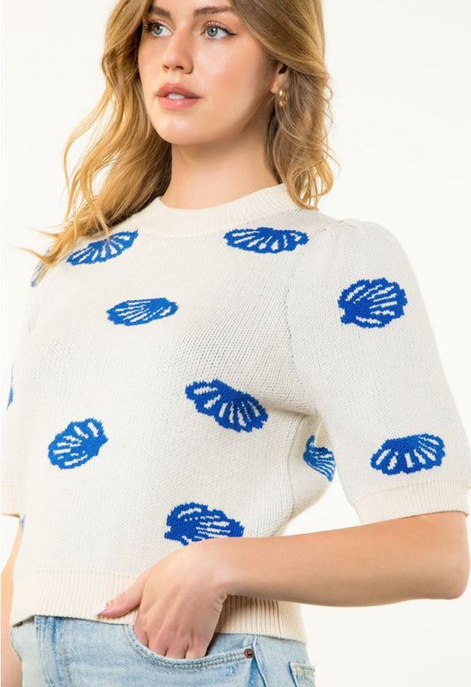 Short sleeve seashell knit top