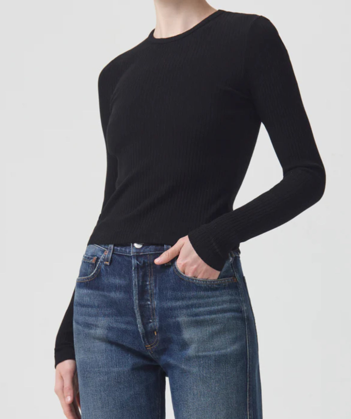 Alma Shrunken Crew Neck in Black