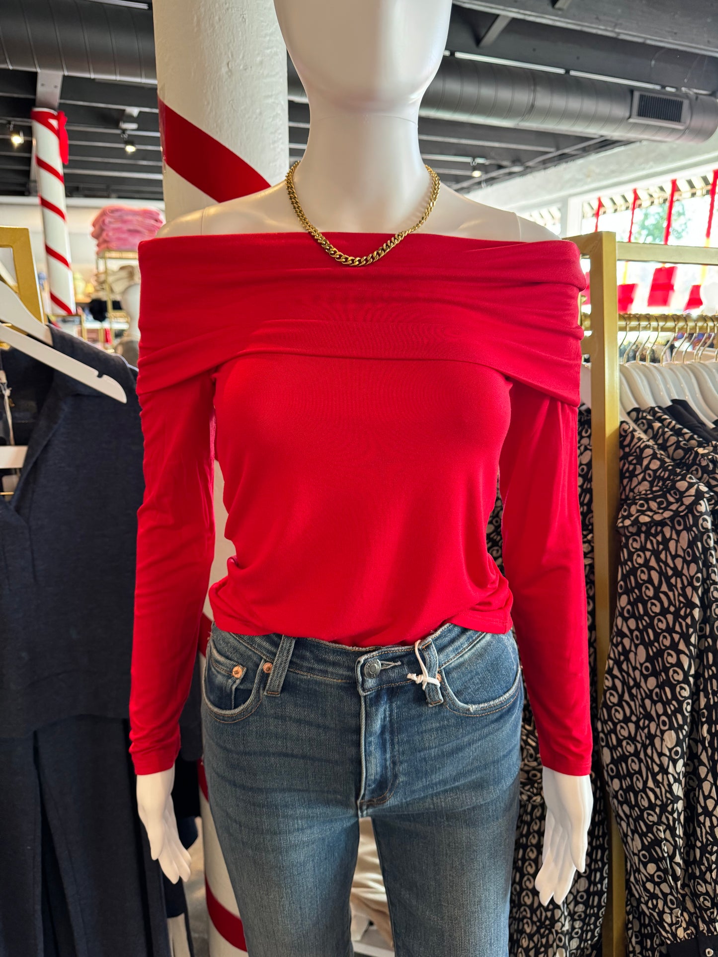 Off the Shoulder Top-M