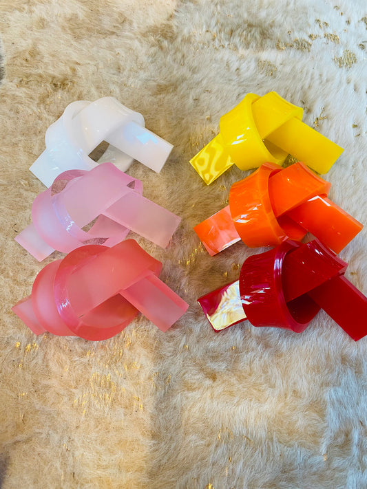 Acrylic “Love Knots” Decorative Accent