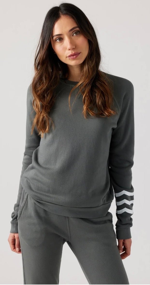 Waves Pullover in Storm