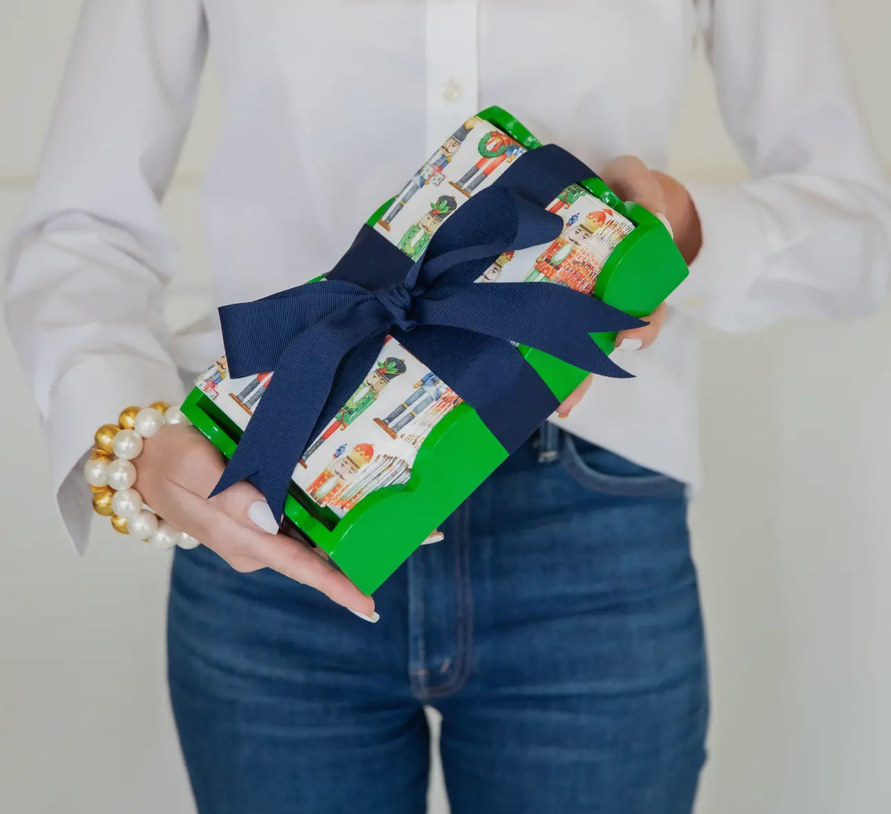 Lacquared Scallop Napkin Tray