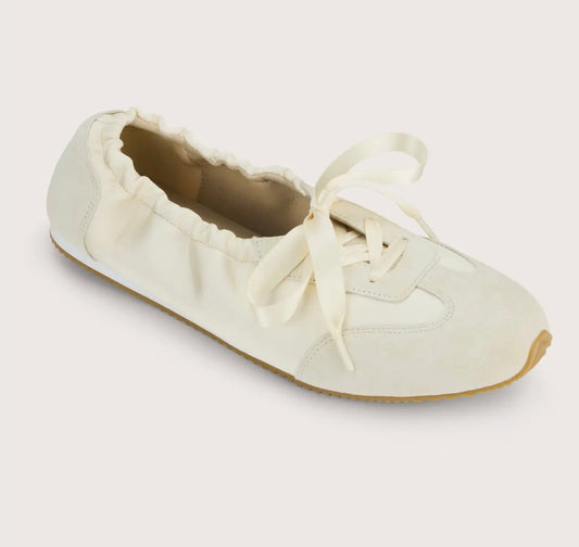 Ava Sneaker in Cream