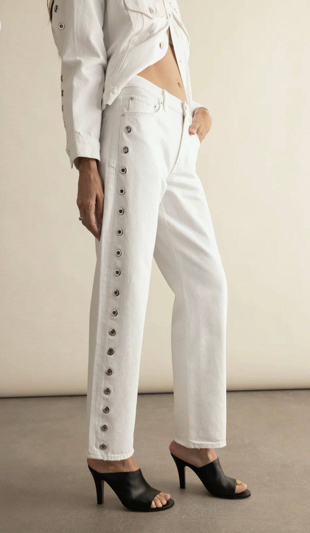 Lexi Bowed Straight in Vivid White