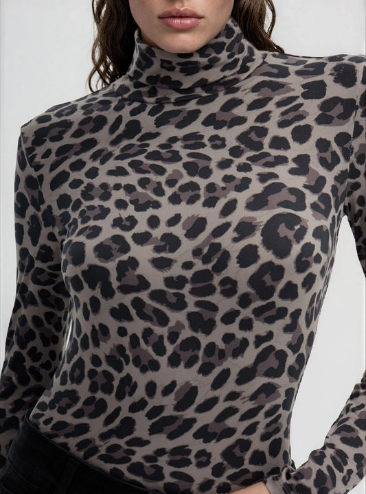 Leopard Stretchy Knit Turtleneck