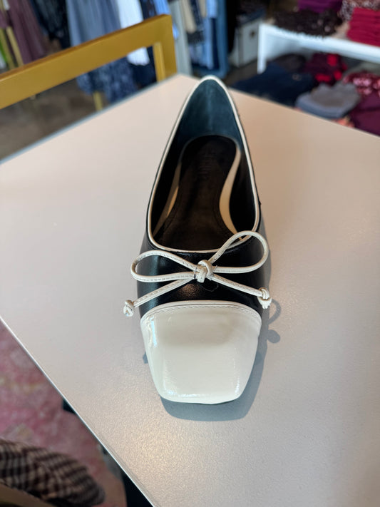 Bella Cap Toe Flat